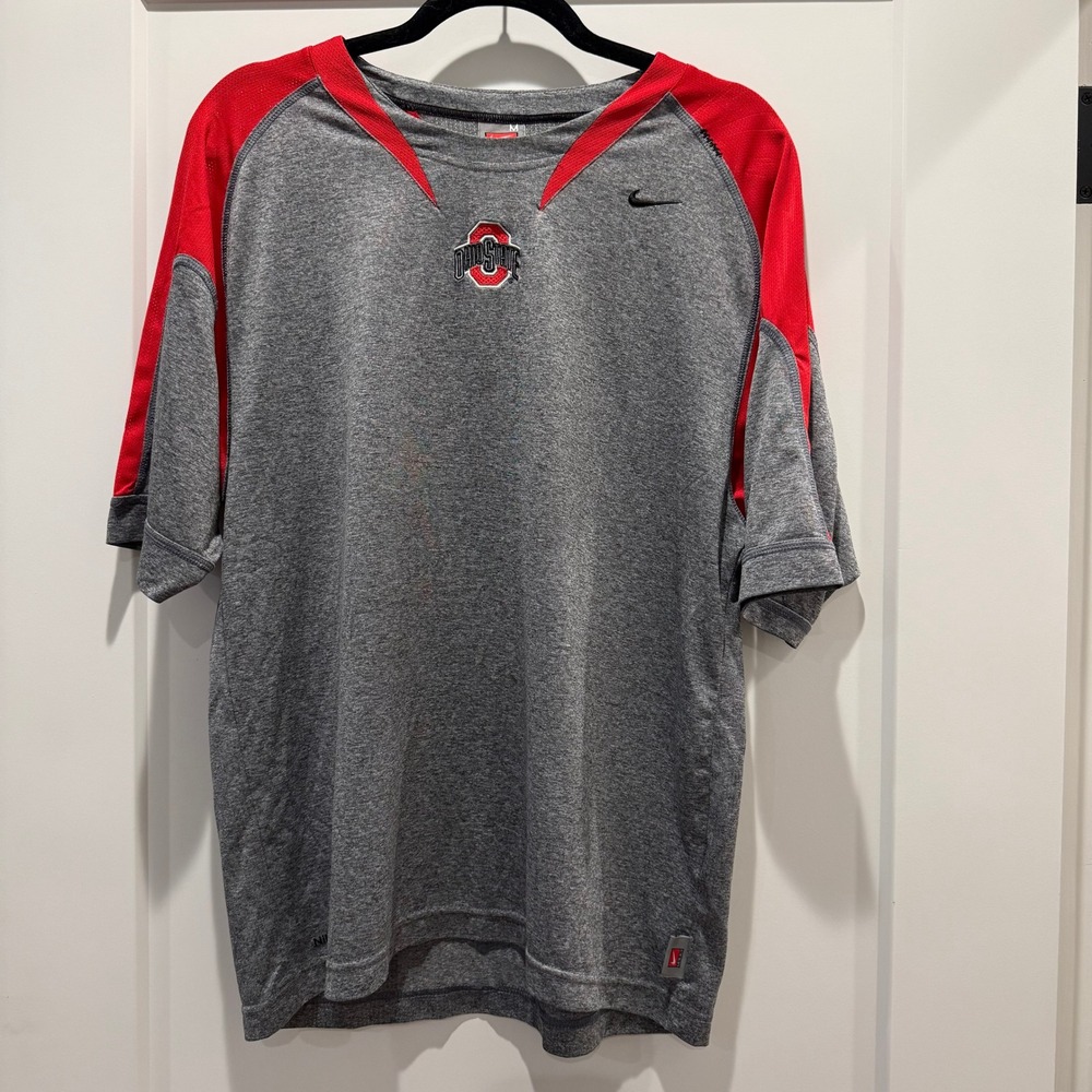 Sporty Collegiate Nike Ohio State Buckeyes FitDry Shirt Mens M Gray Red